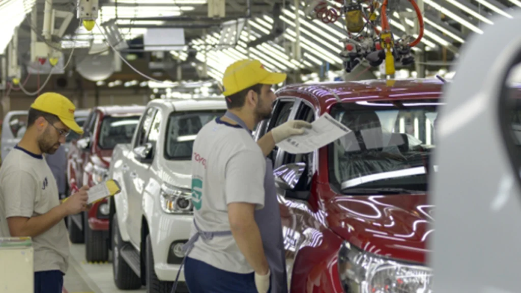 Tras el anuncio de Nissan, más de 20 autopartistas de Córdoba evalúan aplicar el procedimiento preventivo de crisis para recortar empleos 1 Nissan recorte de empleos argentina noticias
