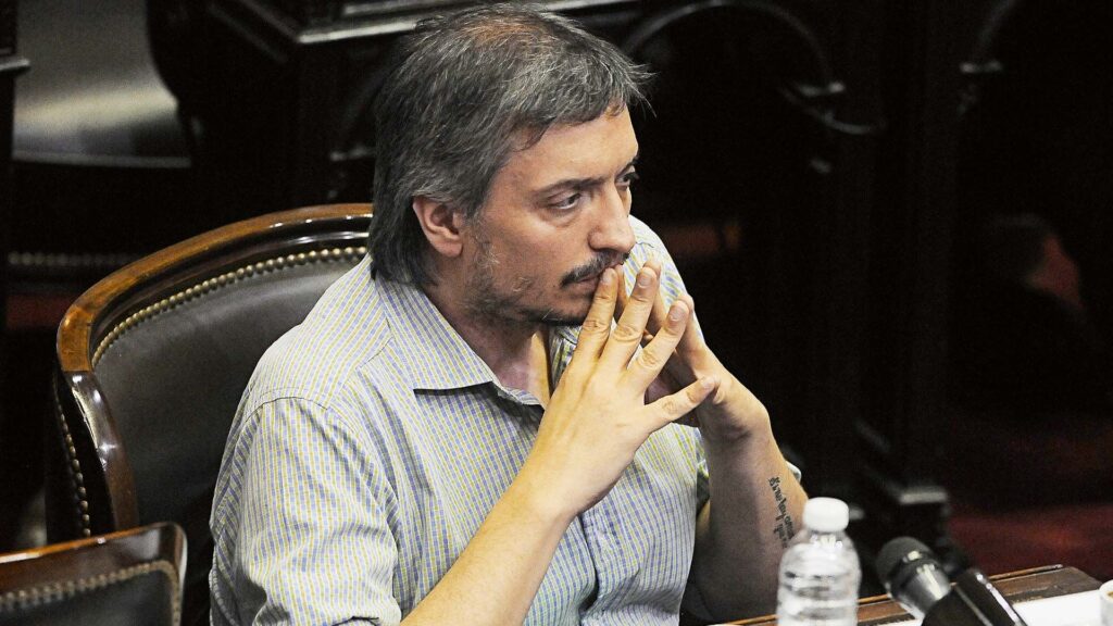 Sin hablar de su condena y desde la prisión domiciliaria, Cristina Fernández criticó el plan económico de Milei y llamó “nefasta” a Bullrich 3 maximo kirchner 928623