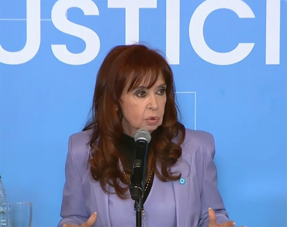 Cristina Kirchner llamó al PJ a movilizarse antes del fallo de la Corte y se definió como “una fusilada que vive” 3 z cristina 1w 1 jpg
